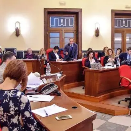 Chiusura Prefettura, anche il consiglio comunale formalizza la sua contrarietà