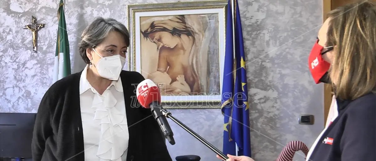 Record contagi Omicron nel Vibonese, Bernardi: «Vaccino o si finisce in Rianimazione» - Video