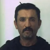 Minacciava con un coltello i clienti di un supermercato, arrestato