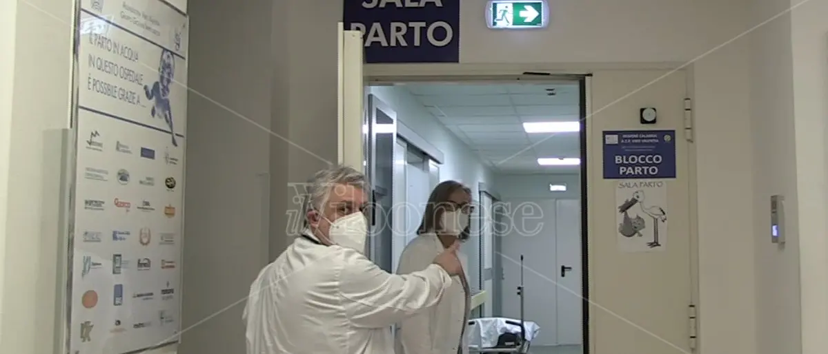 Il Covid dilaga tra le donne incinte, l’appello dei medici di Vibo: «Vaccinatevi» -Video