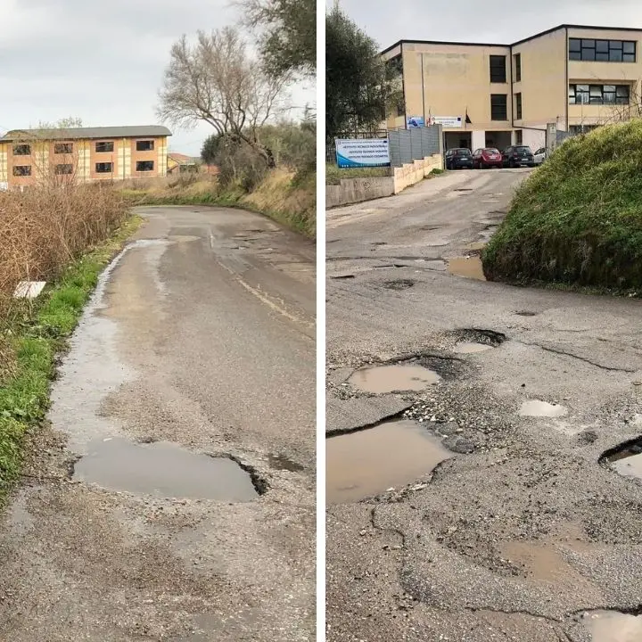 Vibo, Pd: «Strade colabrodo per raggiungere le scuole, il Comune faccia qualcosa»