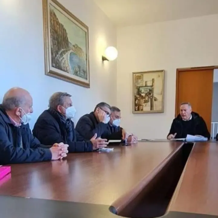 Mare inquinato e pulizia dei torrenti, vertice dei sindaci della Costa degli dei a Tropea