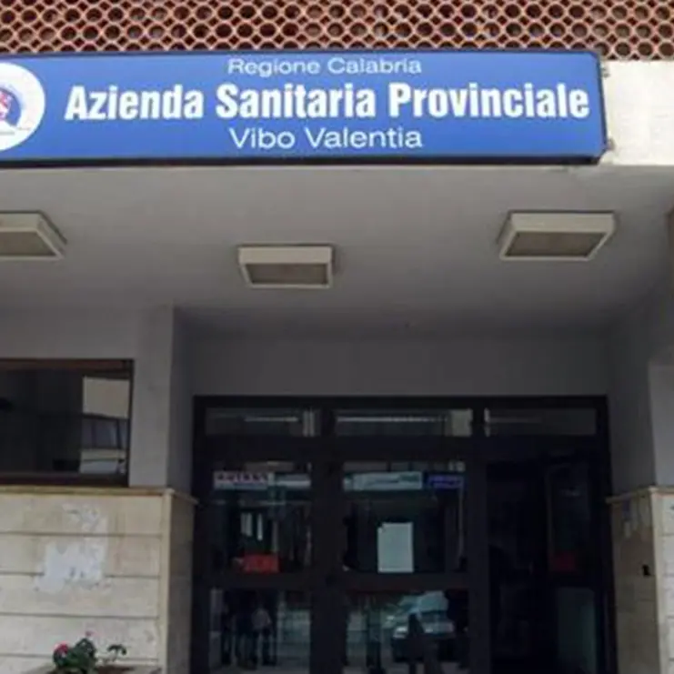 Sanità, Serra al centro contro l’Asp: «Scelte inopportune. Gli ospedali vibonesi? Vuoti sarcofaghi»