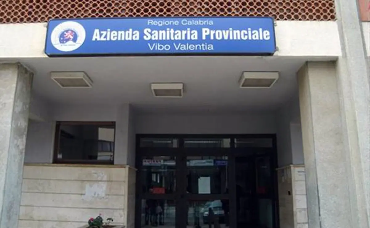 Sanità, Serra al centro contro l’Asp: «Scelte inopportune. Gli ospedali vibonesi? Vuoti sarcofaghi»