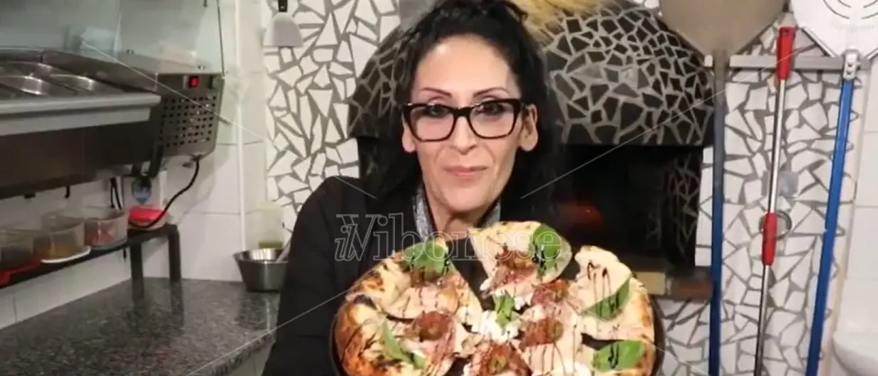 Parghelia, Irene Malfarà è la seconda pizzaiola stellata d’Italia grazie alle sue creazioni gourmet - Video