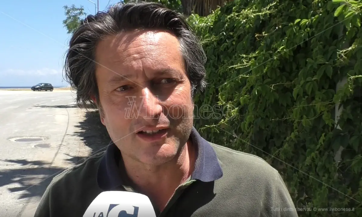 Spiaggia Bivona, Bruni replica a Greco: «La via facile che indica è improponibile» - Video