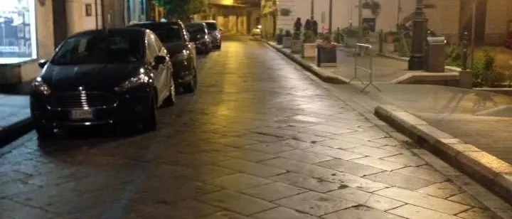 Aggressione e rissa nelle notte a Vibo su corso Umberto: un ferito