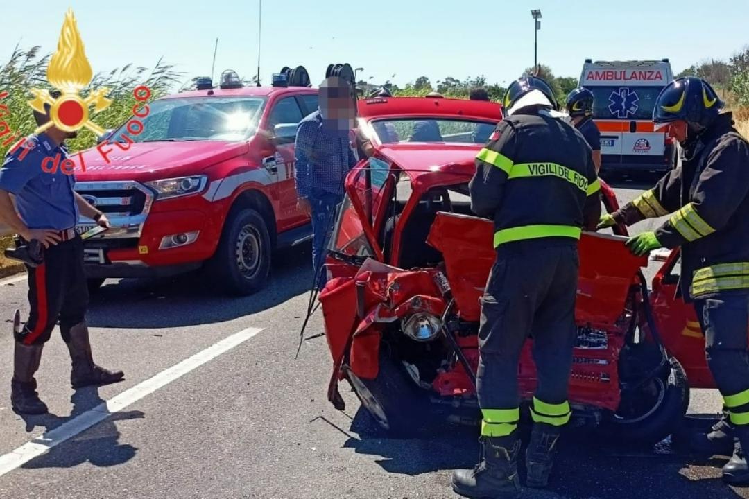 Incidente nel Crotonese, morto un 31enne nello scontro tra un’auto e un ...