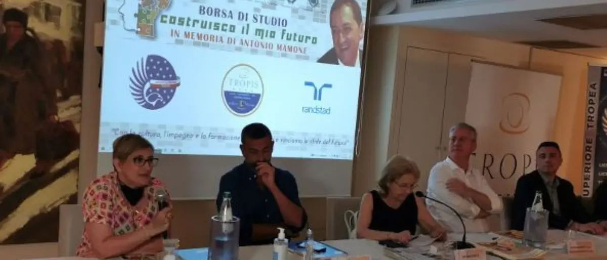 Tropea, borse di studio in memoria di Antonio Mamone: i nomi dei vincitori - Video