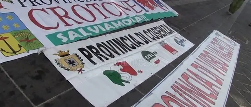 Province in rivolta, a Vibo la mobilitazione regionale (VIDEO)