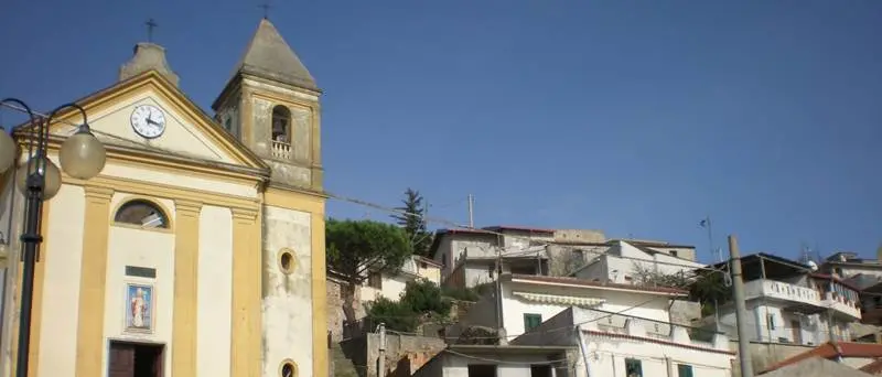 Caroniti: arrivano le telecamere di LaC e scatta l’aggressione contro i Punturiero (VIDEO)