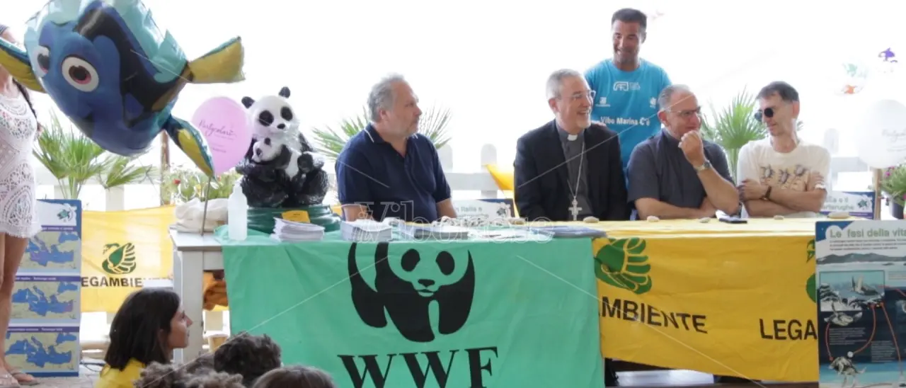 “Vibo Marina c’è”: iniziativa green al lido La Playa con vescovo, Legambiente e Wwf -Video