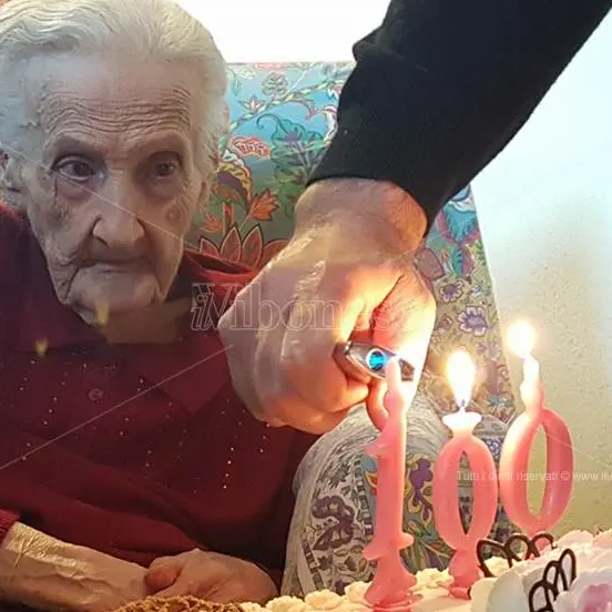 Sciconi in festa per i cento anni di nonna Nilde (VIDEO)