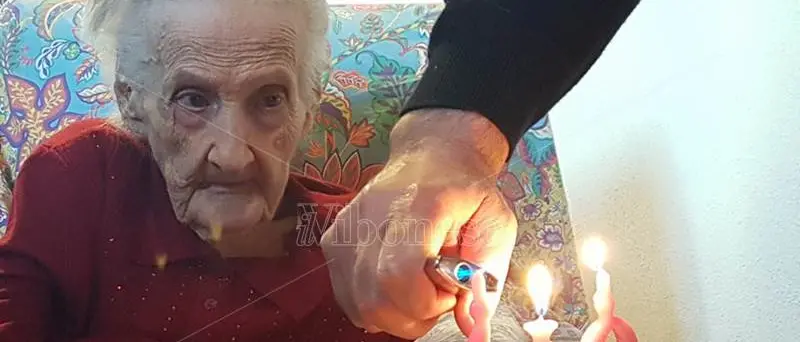 Sciconi in festa per i cento anni di nonna Nilde (VIDEO)