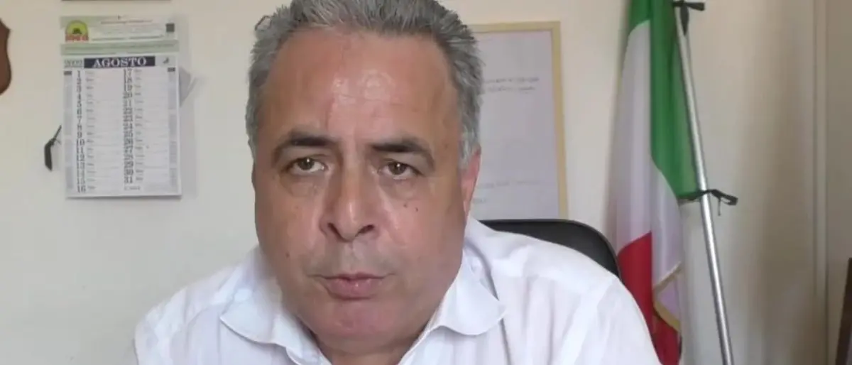 Mare sporco a Nicotera, il sindaco Marasco chiede il controllo con i droni - Video