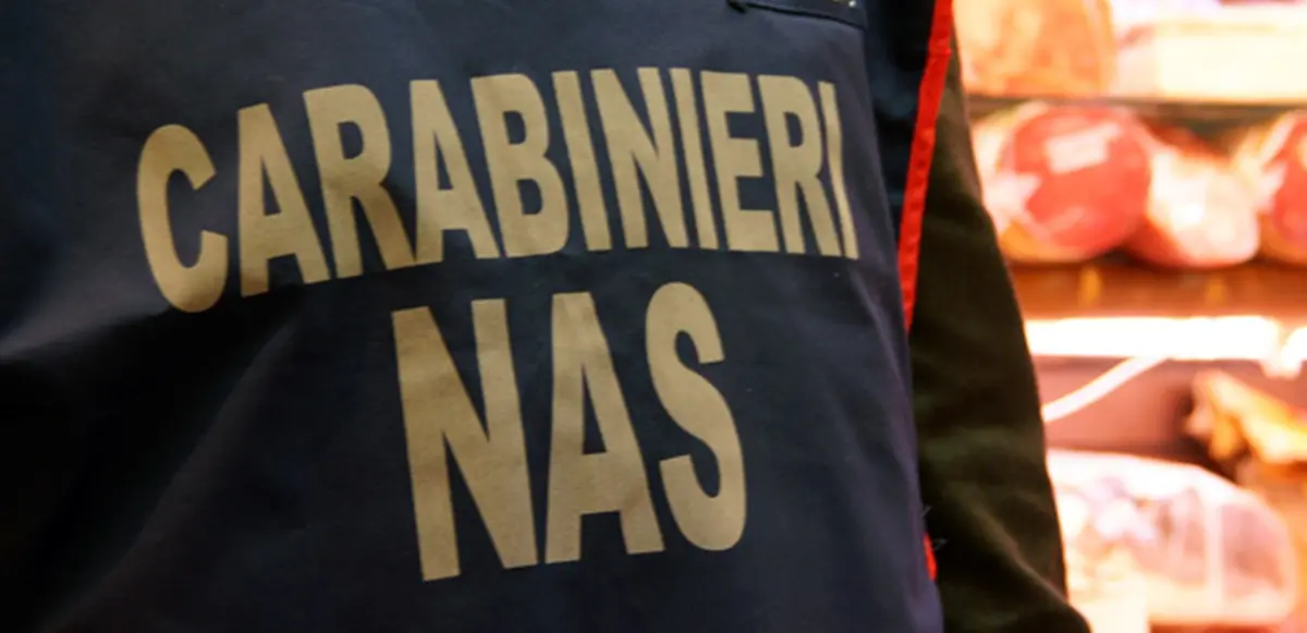 Calabria, in malattia vendeva dolciumi: denunciato dipendente pubblico
