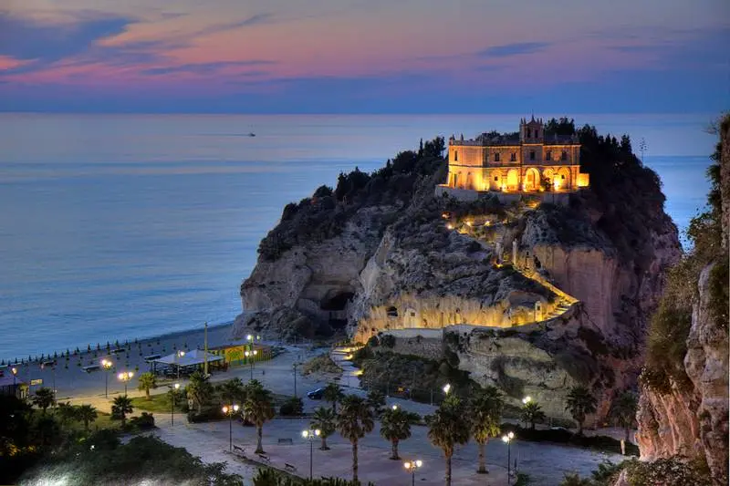 Armonie della Magna Graecia, a Tropea la notte di San Lorenzo \"Il Pianoforte Romantico\"