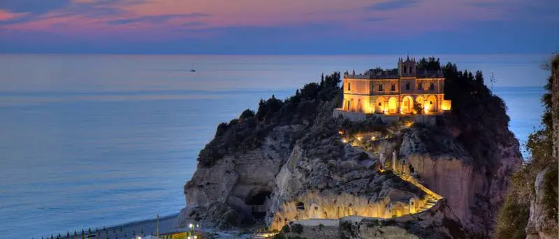 Armonie della Magna Graecia, a Tropea la notte di San Lorenzo \"Il Pianoforte Romantico\"