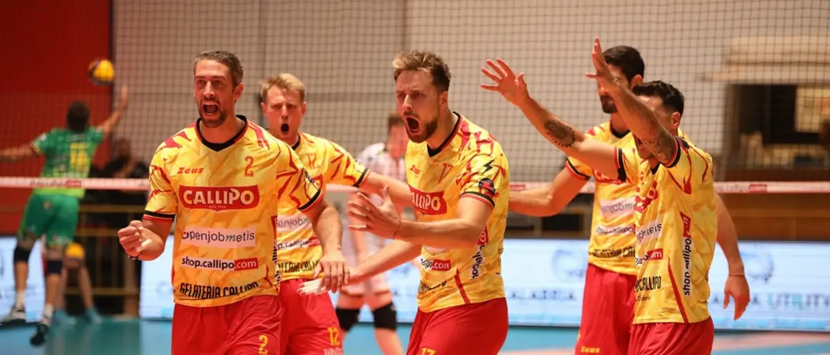 Volley, positivi al Covid più di tre giocatori della Tonno Callipo: partita rinviata