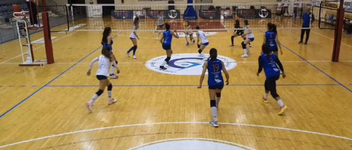 Volley, la TodoSport soffre ma vince nella gara contro Stella Azzurra Catanzaro