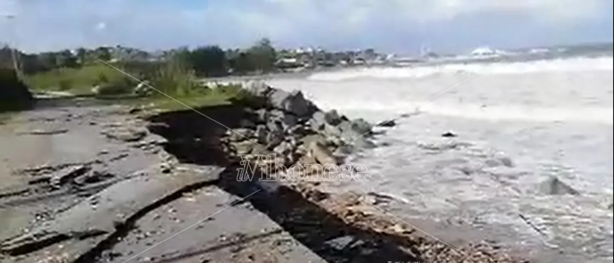 Maltempo nel Vibonese, De Nisi: «Istituire task force dedicata all’erosione costiera»