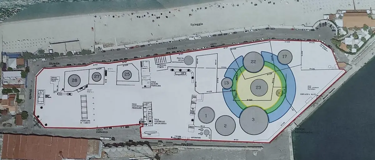 Lungomare di Vibo Marina, il sindaco annuncia: «Rimosso il vincolo della Meridionale Petroli»