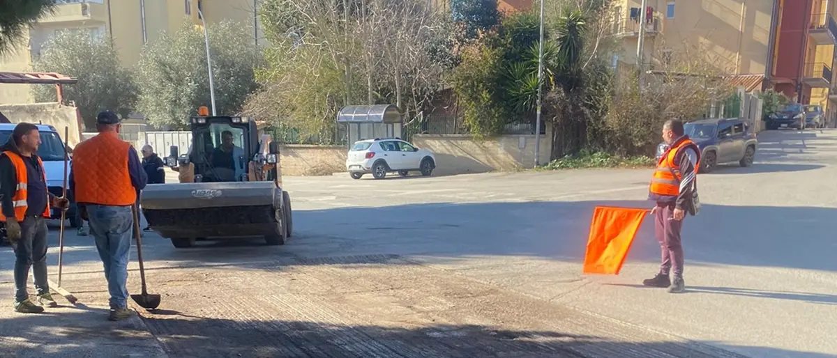 Buche a Vibo, iniziati i lavori per la bitumazione di alcune strade