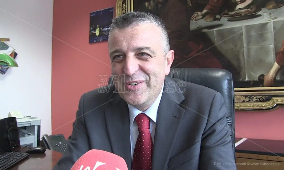 Inizia la scuola, l’augurio del presidente della Provincia: «Carpe diem ragazzi. Noi impegnati a garantire a tutti il diritto allo studio»