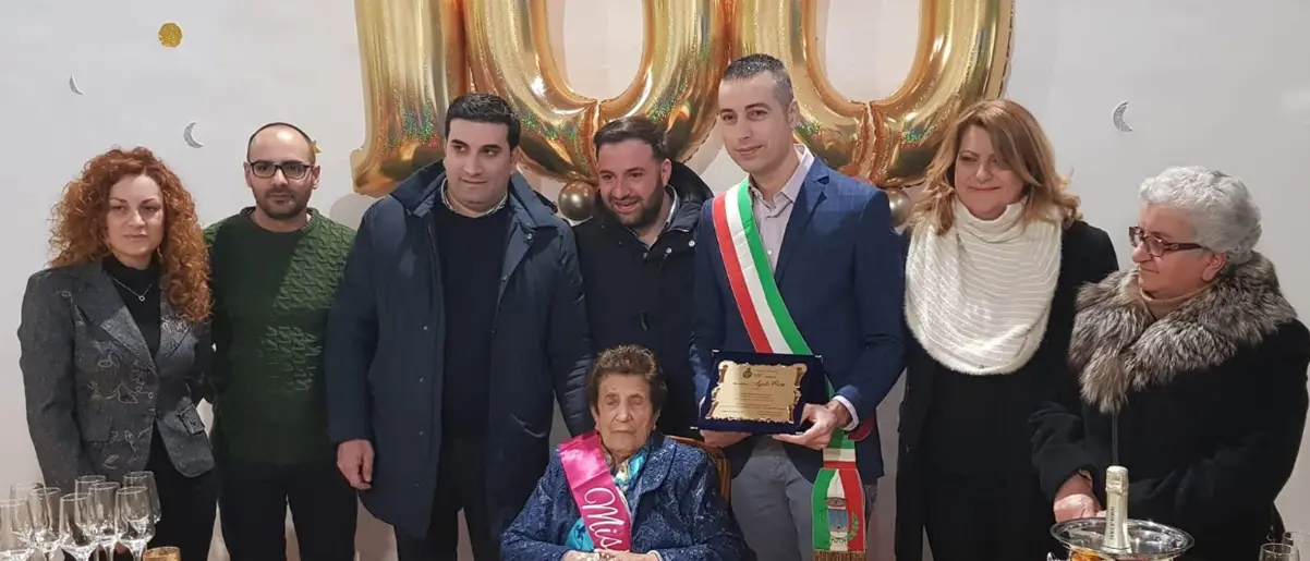 Grande festa a Filogaso per i cento anni di nonna Agata Fiore