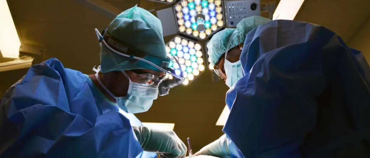 Intervento record a Cosenza, rimosso un utero di 16 chili a paziente 76enne