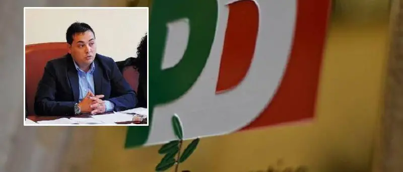 Il sindaco di Arena (Pd) si autosospende dal partito a poche ore dal sostegno pro Mangialavori