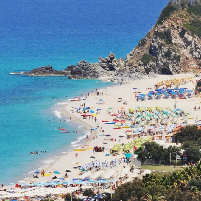Estate a Zambrone, pronto a ripartire il servizio navetta destinazione mare: gli orari