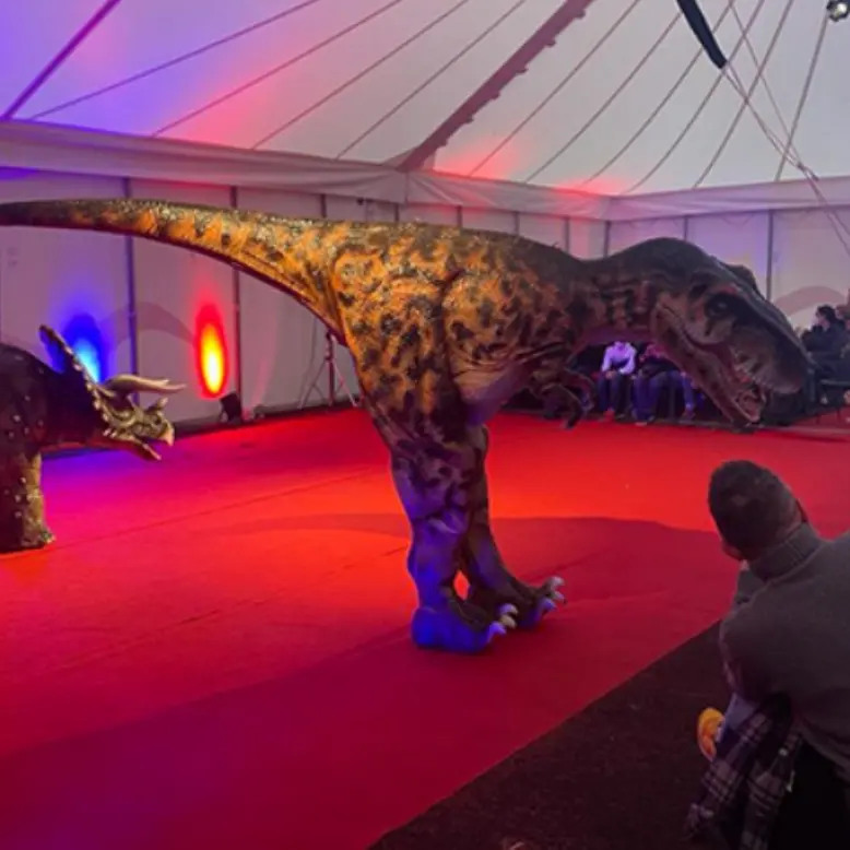 Dinosaurlive: approda a Vibo Valentia lo spettacolo dedicato al Giurassico