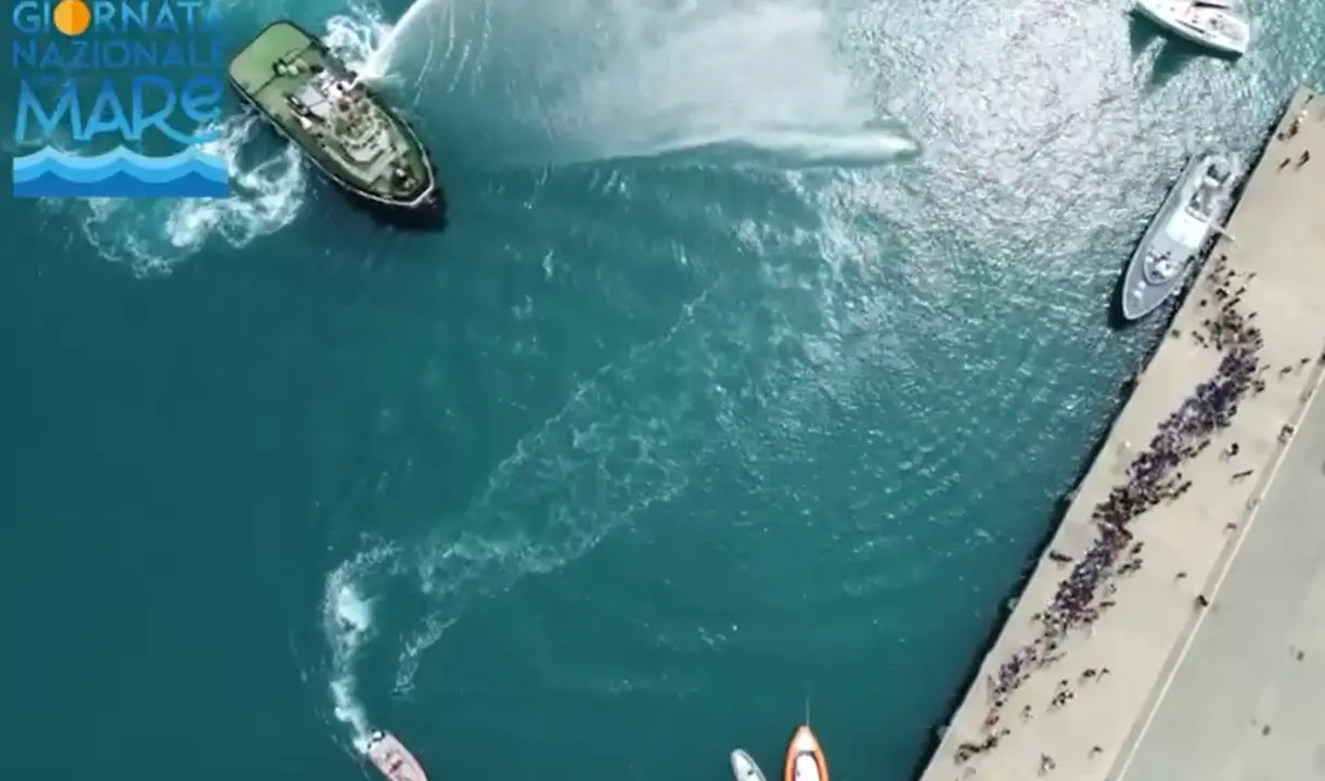Giornata del mare, a Vibo Marina esercitazioni e consegne di encomi - Video