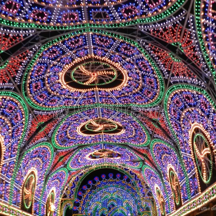 Luci d’arte e tradizione, a Cessaniti tutta la magia (e la storia) delle luminarie