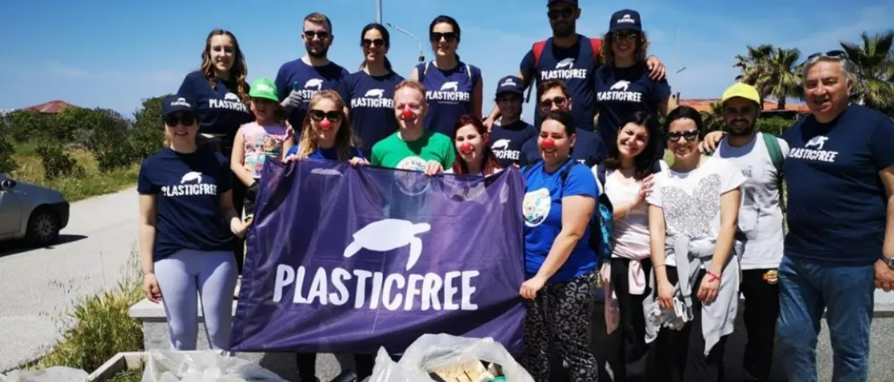 Lotta alla plastica, l’associazione “Adesso Pizzo” in campo