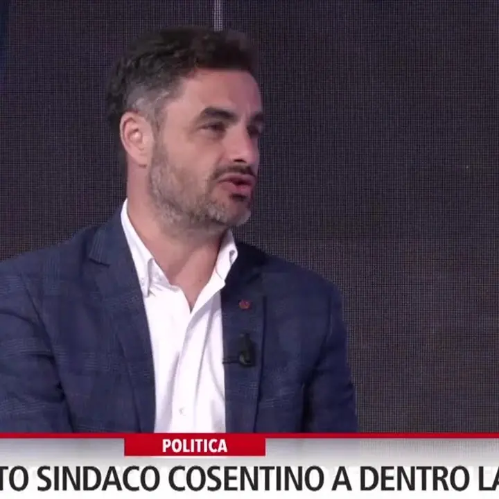 Comunali a Vibo, a Dentro la Notizia l'intervista al candidato a sindaco Cosentino - Video