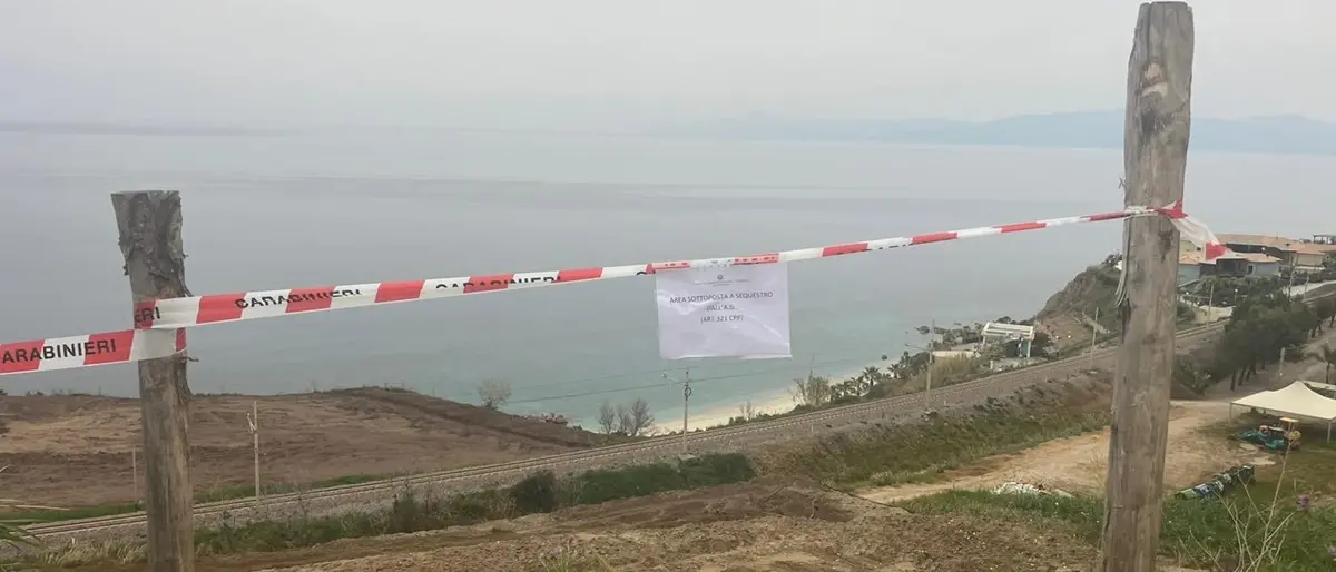 Briatico: lavori non autorizzati su area sottoposta a vincoli, scatta il sequestro