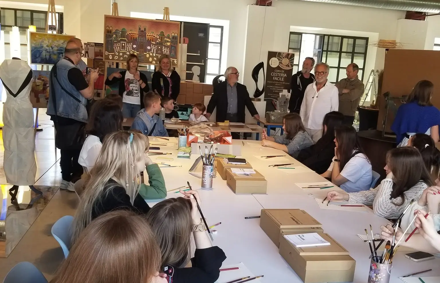 Milano, lo scultore vibonese Mazzotta tra i protagonisti dell'“Emergency design day”