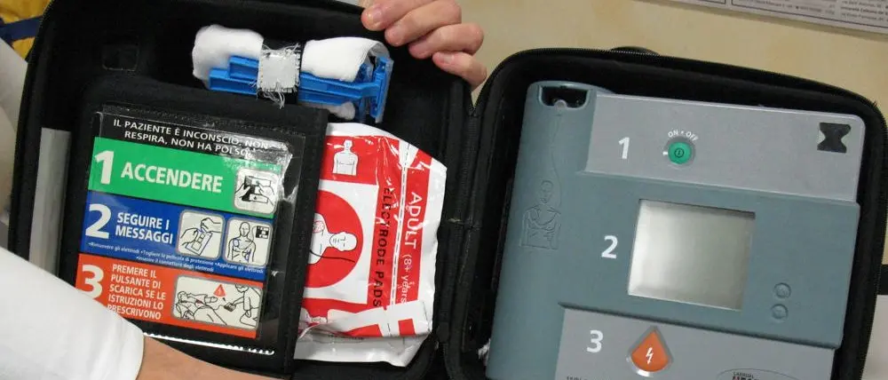 Alla guardia medica di Cassari di Nardodipace donato un defibrillatore