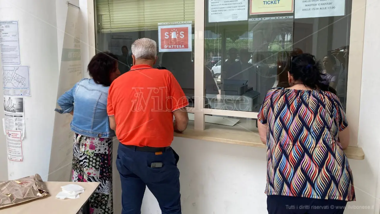 Vibo, nasce lo sportello gratuito “Sos liste d’attesa” per aiutare i pazienti ad accedere in tempo utile alle prestazioni sanitarie - Video