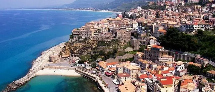 Pizzo, l’estate è finita ma non c’è traccia dei soldi promessi dalla Regione per il depuratore - Video