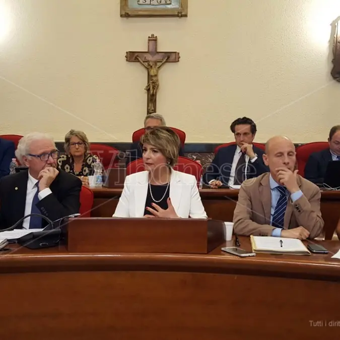 Vibo, la Giunta dell’effimero. Mancava solo la task force