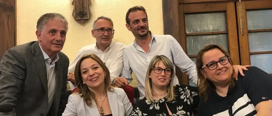 Cento giorni, Forza Italia replica a Luciano: «Non si rassegna alla sconfitta»