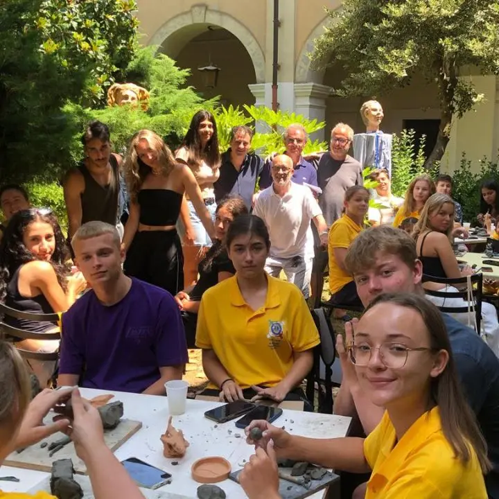 Giovani da diverse parti del mondo al Museo Limen di Vibo: cultura, arte e dialogo per un futuro inclusivo