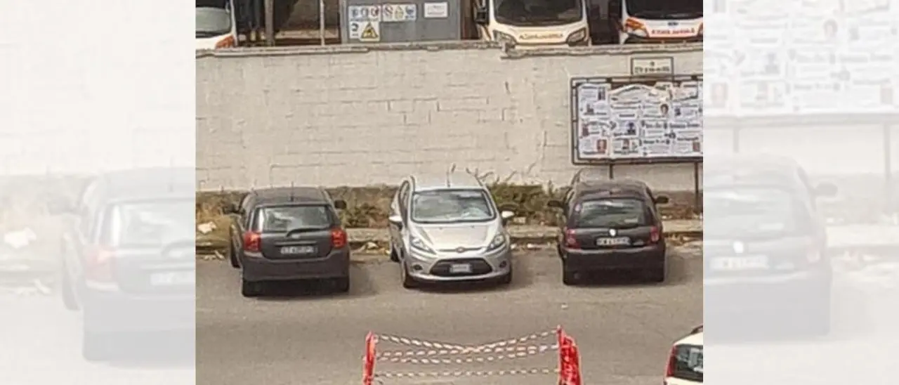 Vibo, voragine si apre in strada vicino all'ospedale: non ci sono feriti