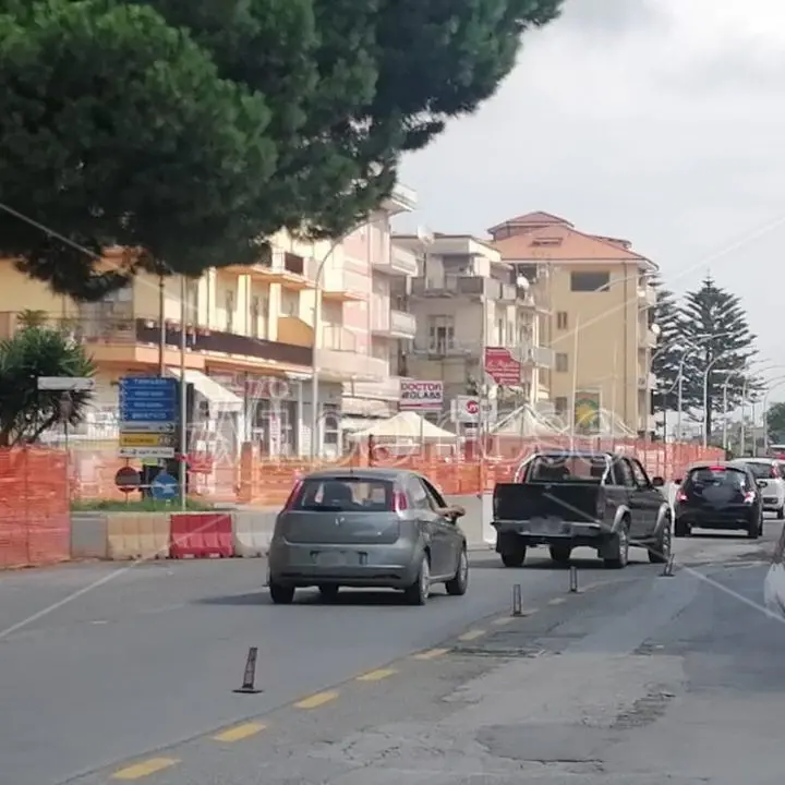 Vibo, iniziati i lavori per la nuova rotatoria su viale Affaccio: rischi di ingorghi e rallentamenti alla ripresa di settembre