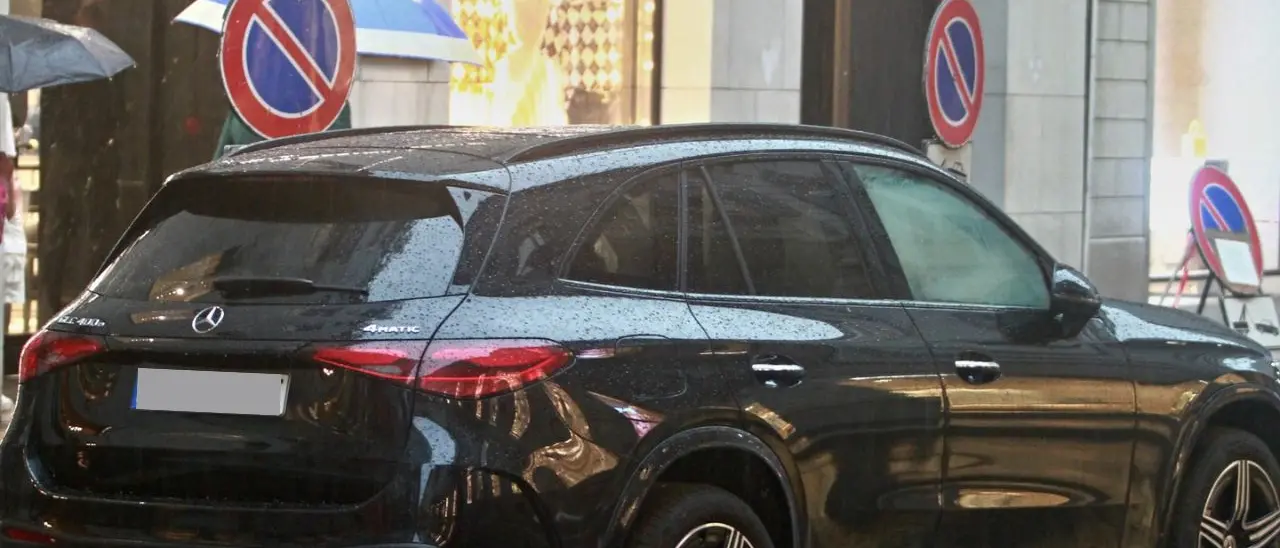 Occhio al divieto di sosta, il Comune di Vibo annuncia tolleranza zero per le auto che impediscono la pulizia delle strade