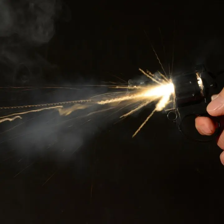 Sant’Onofrio, 21enne\u00A0gambizzato nella notte con 4 colpi d’arma da fuoco. L’escalation criminale non si ferma\n