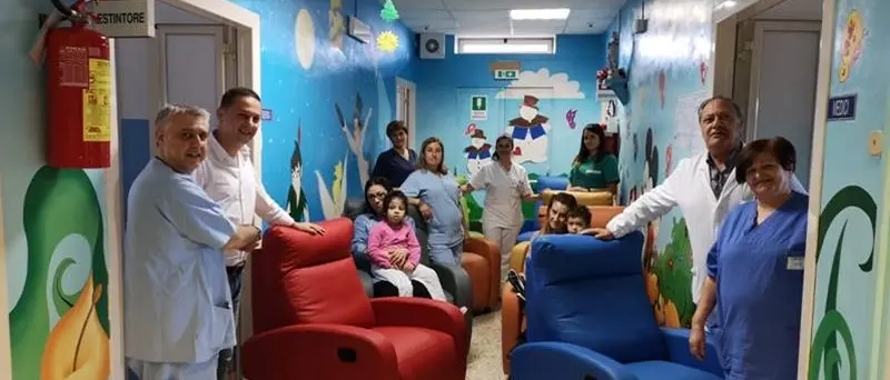 Ospedale Vibo: donate otto poltrone relax al reparto di Pediatria